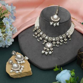 White color choker kundan necklace set 1