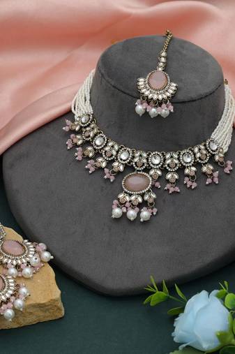 Pink color choker kundan necklace set