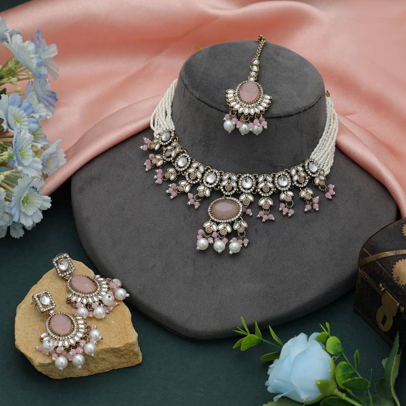Pink color choker kundan necklace set