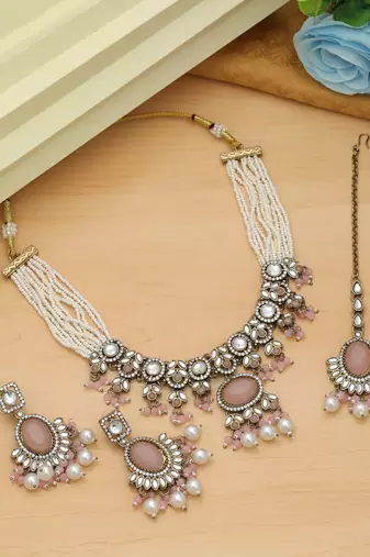 Pink color choker kundan necklace set