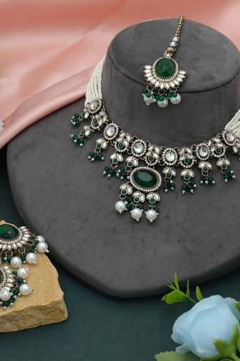 Green color choker kundan necklace set