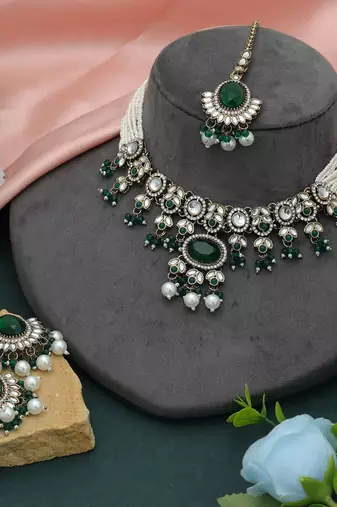Green color choker kundan necklace set
