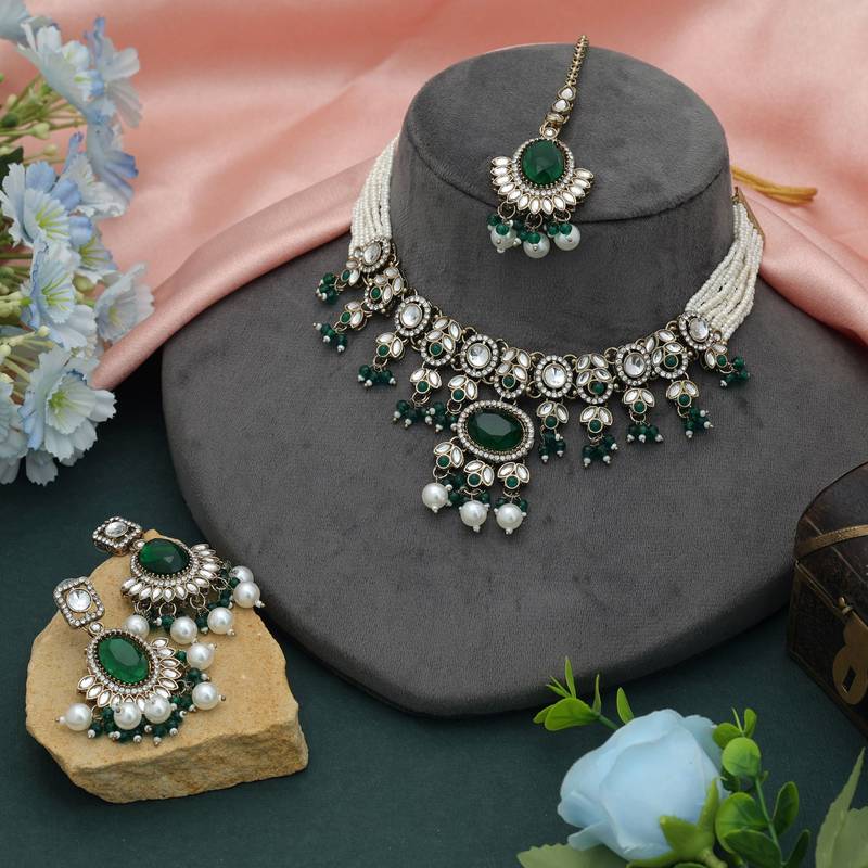 Green color choker kundan necklace set