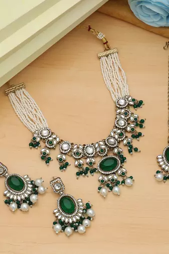 Green color choker kundan necklace set