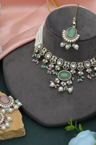 Pista green color choker kundan necklace set