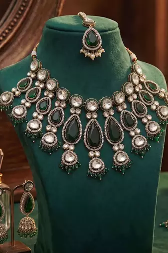 Green color kundan necklace set