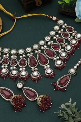 Magenta color kundan necklace set