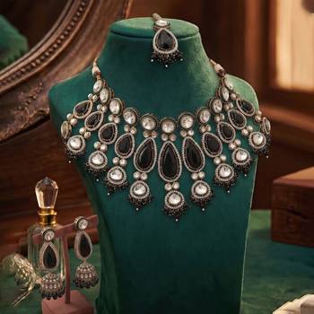 Black color kundan necklace set 2