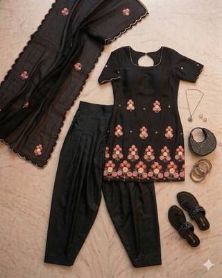 Black floral embellished FARSHI SALWAR KAMEEZ SET 5