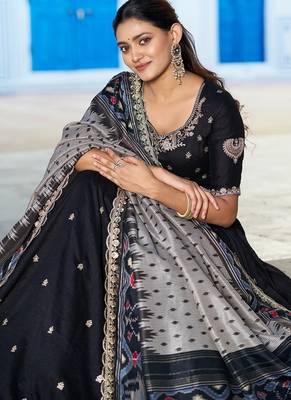 Navyblue Vichitra Silk Embroidered Work Wedding Lehenga Choli 4