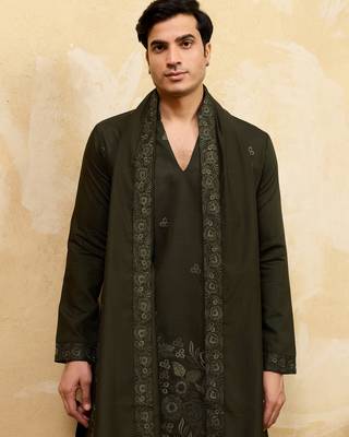 Green viscose silk thread & sequence embroidered work kurta with dupatta 3