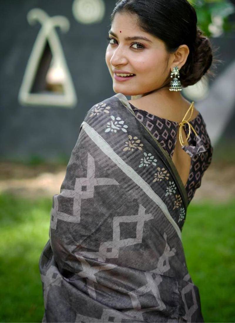 Multicolor dhanwari cotton digital print zari border saree
