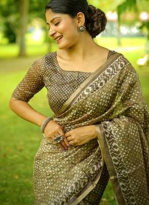Multicolor dhanwari cotton digital print zari border saree 3