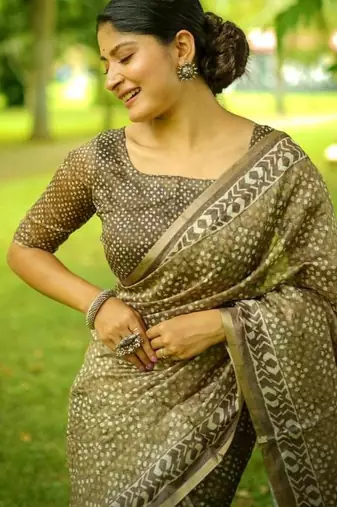 Multicolor dhanwari cotton digital print zari border saree