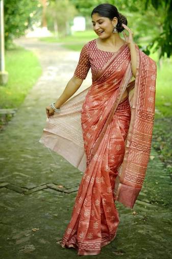 Multicolor dhanwari cotton digital print zari border saree