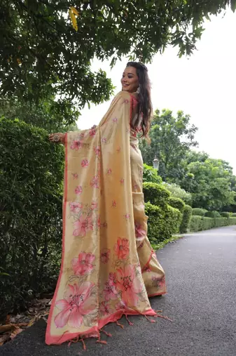 Multicolor tussar silk blend flower print sarees