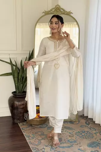 Women's off white viscose chanderi embroidered kurta pant set with jacquard dupatta