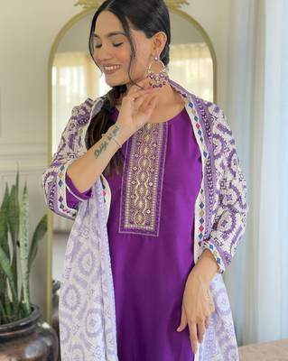 Women's purple viscose rayon embroidered kurta pant set with printed muslin dupatta 3