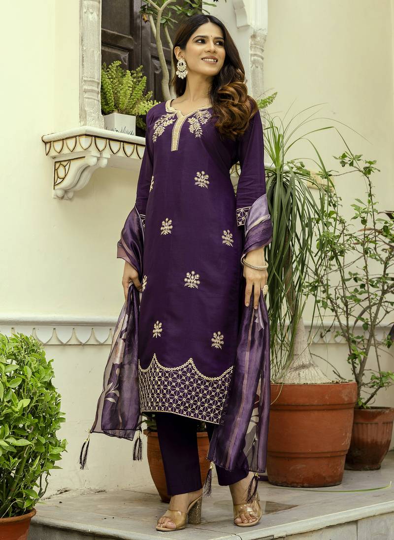 Women's wine viscose chanderi silk embroidered kurta pant set with jacquard organza dupatta