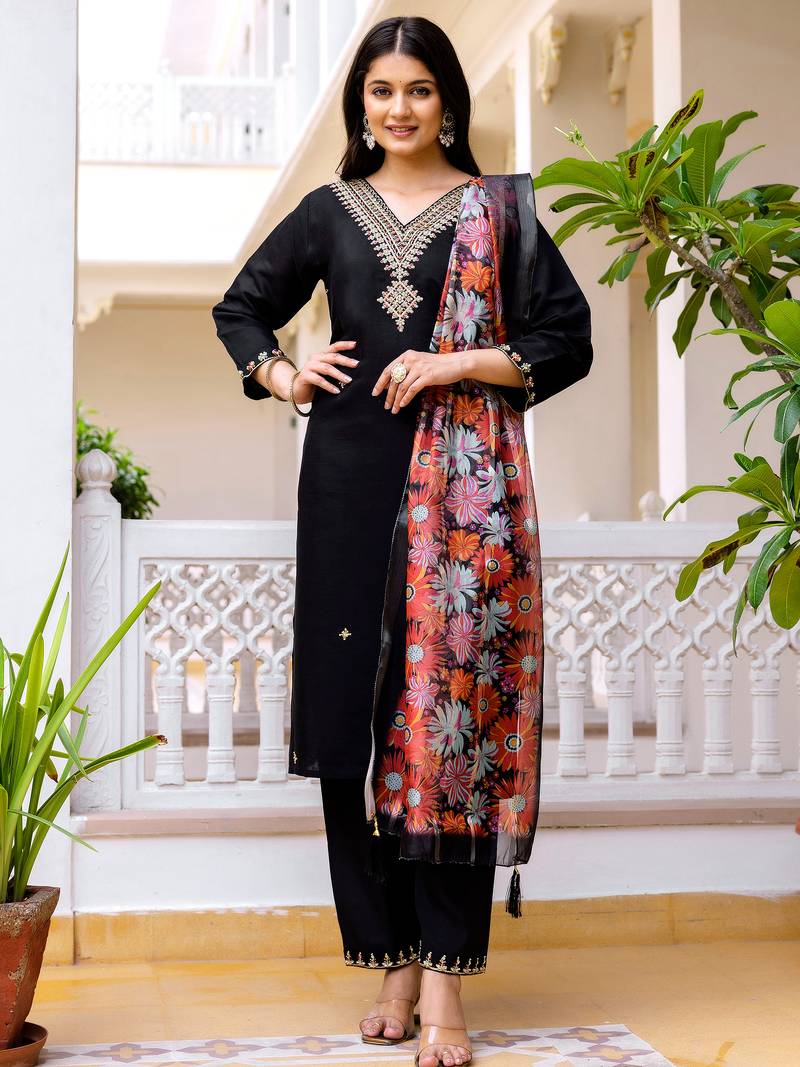 Women's black viscose chanderi silk embroidered kurta pant set with jacquard organza dupatta