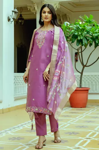 Women's dark pink viscose chanderi silk embroidered kurta pant set with organza dupatta