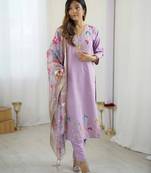 Women's lavender viscose silk sequin stone embroidered kurta pant set with organza dupatta