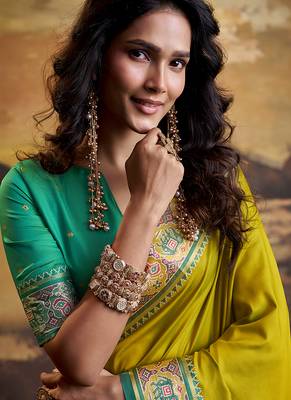 Olive patola silk blend party wear saree 4