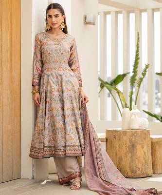 Pink color elegant sophisticated rich party looks readymade dress 2