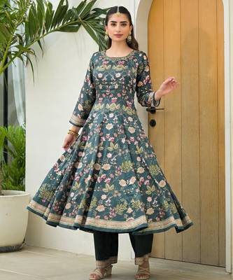 Green color elegant sophisticated rich party looks readymade dress 2