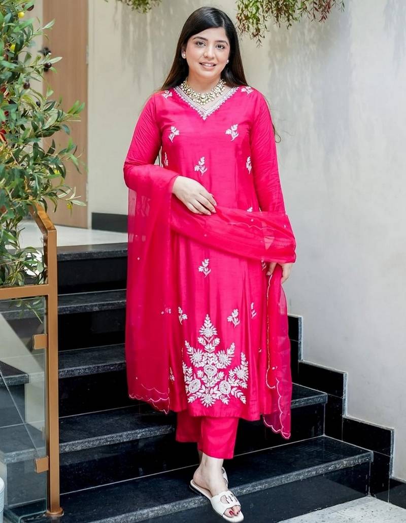 Pink color muslin fabric designer partywear stithed suit