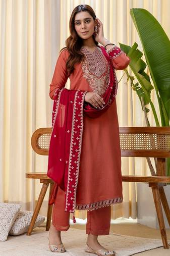 Peach color beautiful silk blend embroidered work fancy kurta set