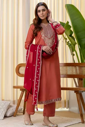 Peach color beautiful silk blend embroidered work fancy kurta set