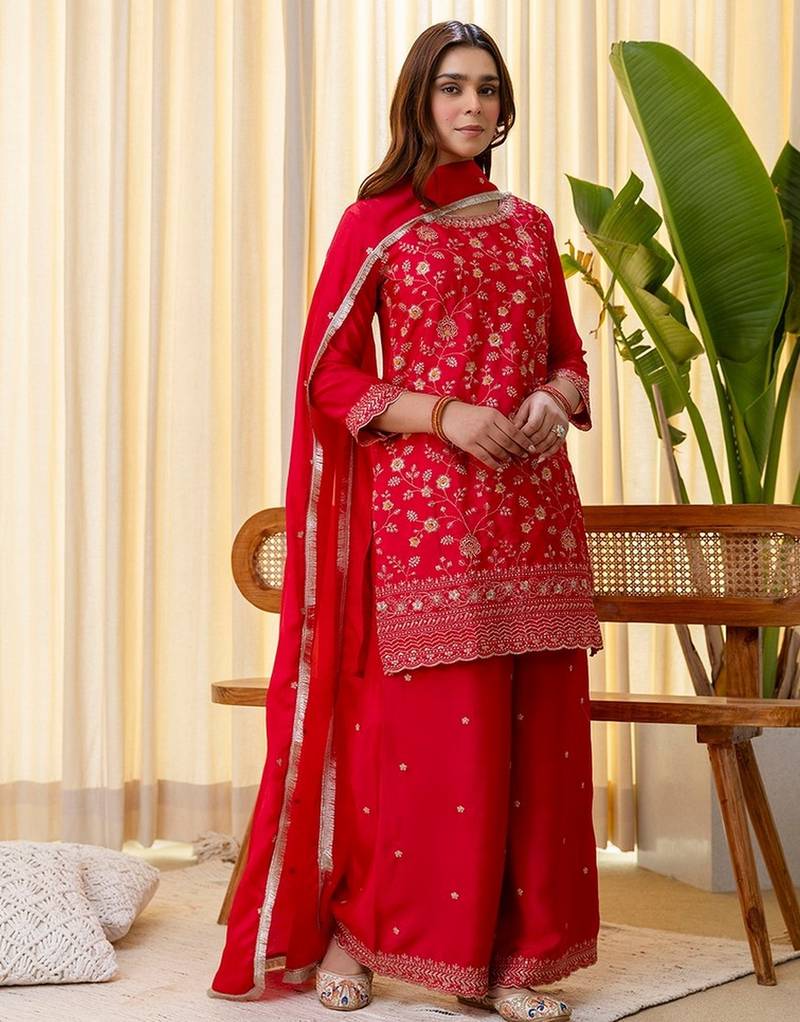 Pink color beautiful silk blend embroidered work fancy kurta set