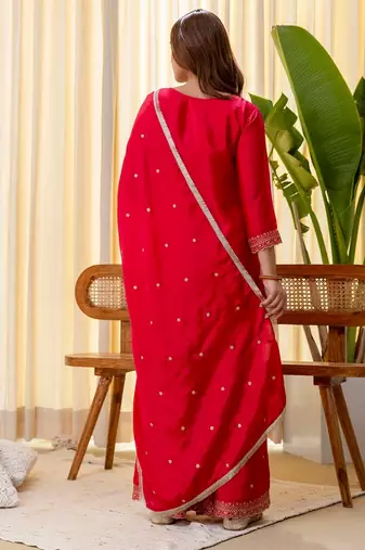 Pink color beautiful silk blend embroidered fancy kurta set