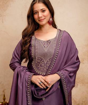 Onion color chanderi viscose embroidery graceful kurta set for party looks 3