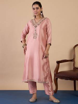 Peach color sophisticated silk blend embroidered fancy kurta set 4