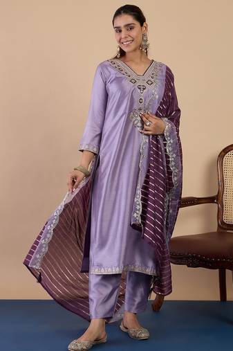 Lavender color sophisticated silk blend fabric embroidered fancy kurta set