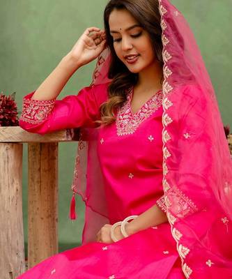 Pink color silk blend embroidery graceful kurta set for girls 3