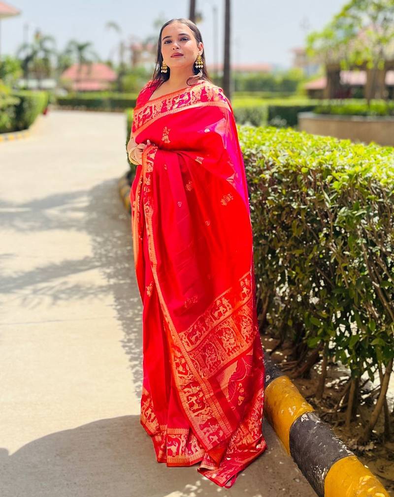 Pink silk blend woven zari work saree with blouse