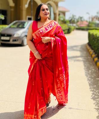 Pink silk blend woven zari work saree with blouse 2