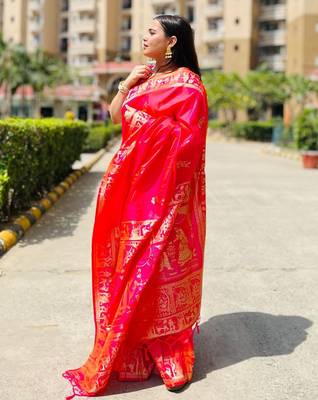 Pink silk blend woven zari work saree with blouse 5