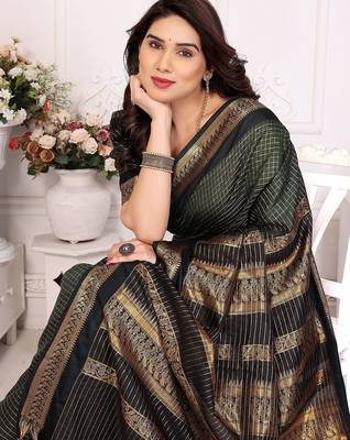 Green blended cotton woven zari work saree with blouse 4