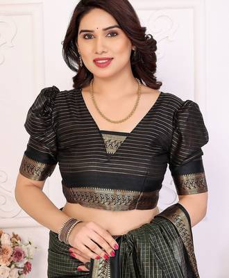 Green blended cotton woven zari work saree with blouse 5