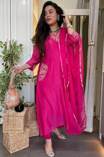 Chanderi embroidered kurta set with nylon dupatta