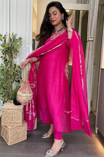 Chanderi embroidered kurta set with nylon dupatta