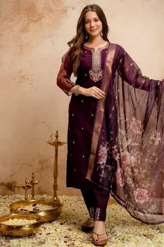 Chanderi embroidered kurti set with organza sleeves & tissue dupatta