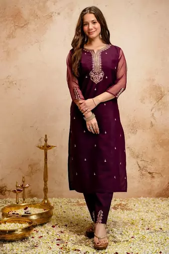 Chanderi embroidered kurti set with organza sleeves & tissue dupatta