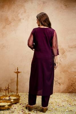Chanderi embroidered kurti set with organza sleeves & tissue dupatta 3
