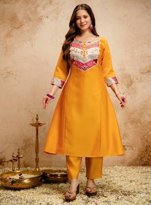 Yellow chanderi embroidered kurta set with dupatta & pants flared kurti for women 3