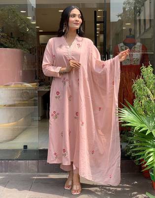 Peach p.v. chanderi embroidered kurti set with bottom & dupatta 1
